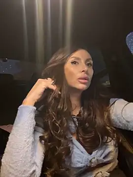 Snapshot of LunaBex chatting on November 2025 04:37:02 AM LunaBex online show from November 2025 04:37:02 AM