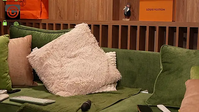 LunaBex online show from March 2026 07:19:02 PM