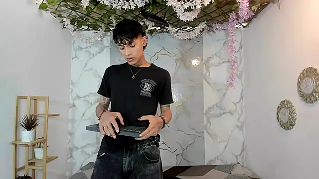 Bastian boyshot77 online show from May 2026 07:16:01 PM