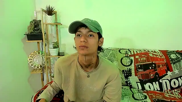 Bastian boyshot77 online show from February 2026 01:33:02 PM