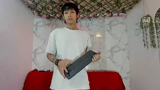 Bastian boyshot77 online show from April 2026 07:28:02 PM