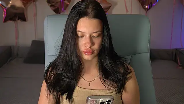 Snapshot of ReginaWine chatting on September 2025 03:24:02 PM ReginaWine online show from September 2025 03:24:02 PM