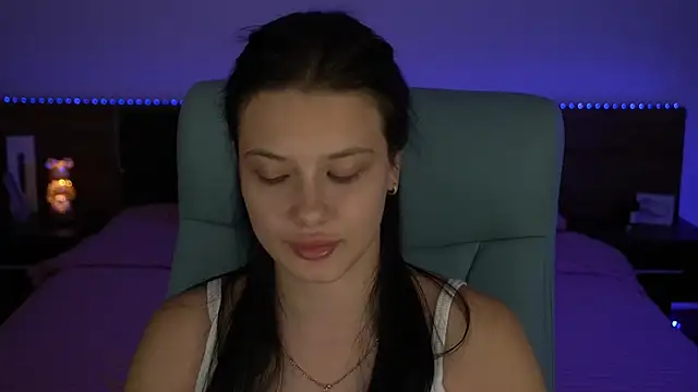 Snapshot of ReginaWine chatting on October 2025 07:02:01 PM ReginaWine online show from October 2025 07:02:01 PM