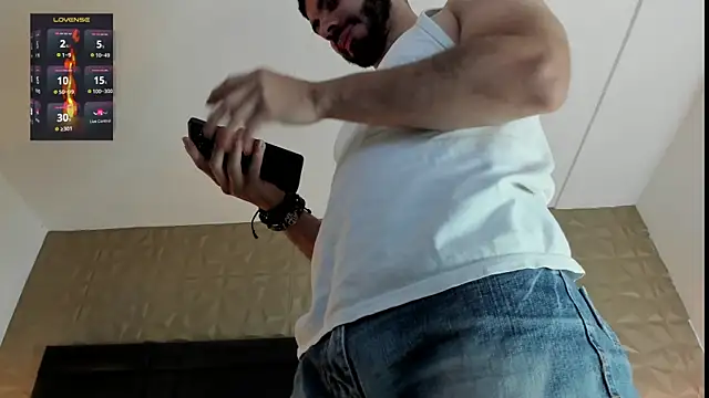 AxelThompson  online show from October 2025 11:45:01 AM