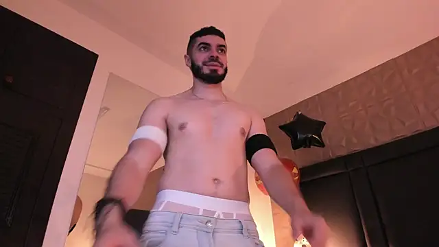 AxelThompson  online show from October 2025 10:47:01 AM