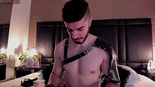 AxelThompson  online show from November 2025 11:37:01 AM