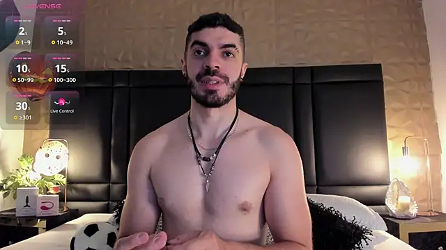 AxelThompson  online show from October 2025 12:13:02 PM