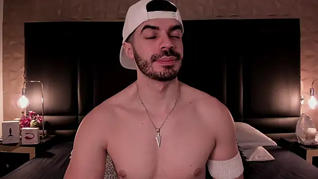 AxelThompson  online show from November 2025 11:58:02 AM