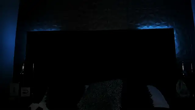 AxelThompson  online show from November 2025 11:36:01 AM