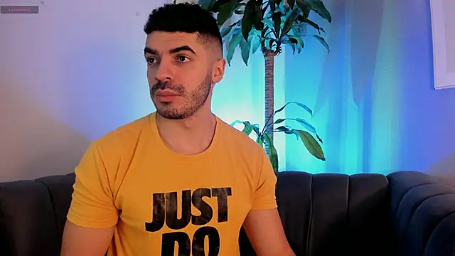 AxelThompson  online show from December 2025 11:05:01 AM