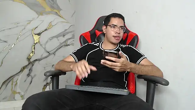 JulianSaintt online show from March 2026 07:54:02 PM