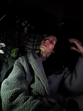 Snapshot of DarkAngelz1 chatting on November 2025 01:31:02 AM DarkAngelz1 online show from November 2025 01:31:02 AM