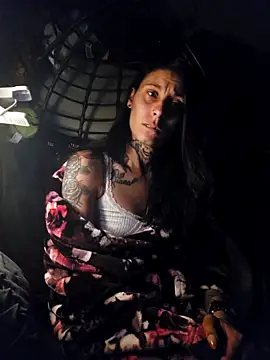 Snapshot of DarkAngelz1 chatting on November 2025 12:44:01 AM DarkAngelz1 online show from November 2025 12:44:01 AM