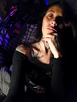 Snapshot of DarkAngelz1 chatting on October 2025 01:18:01 AM DarkAngelz1 online show from October 2025 01:18:01 AM