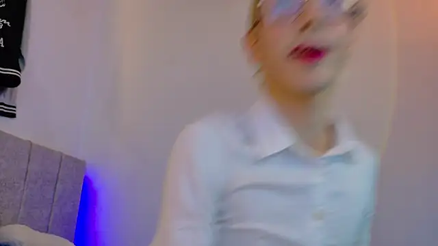 liiamluna  online show from May 2026 02:35:02 PM