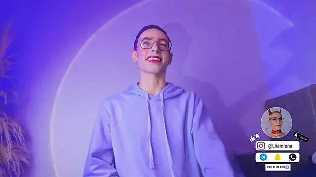 Snapshot of liiamluna_ chatting on September 2025 09:49:01 AM liiamluna online show from September 2025 09:49:01 AM