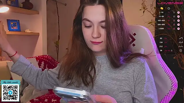 mia here online show from December 2025 12:08:01 PM