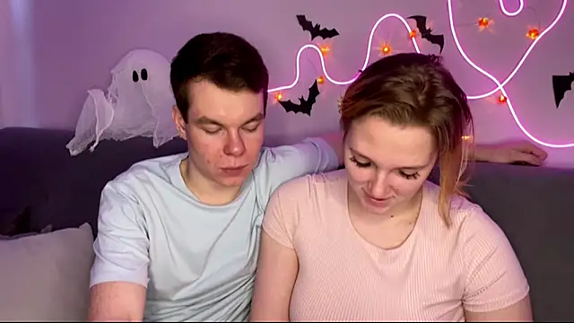 Snapshot of julielourens chatting on October 2025 08:15:02 AM julielourens online show from October 2025 08:15:02 AM