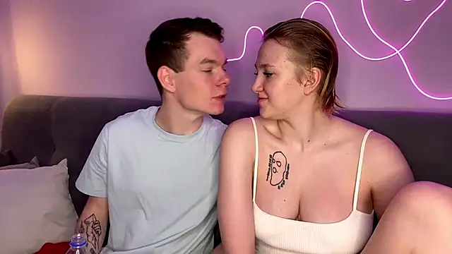 julielourens online show from October 2025 08:15:02 AM