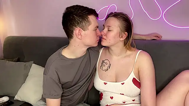 Snapshot of julielourens chatting on November 2025 07:19:01 AM julielourens online show from November 2025 07:19:01 AM