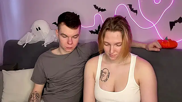 Snapshot of julielourens chatting on November 2025 08:41:02 AM julielourens online show from November 2025 08:41:02 AM