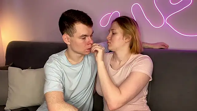 Snapshot of julielourens chatting on November 2025 08:07:01 AM julielourens online show from November 2025 08:07:01 AM