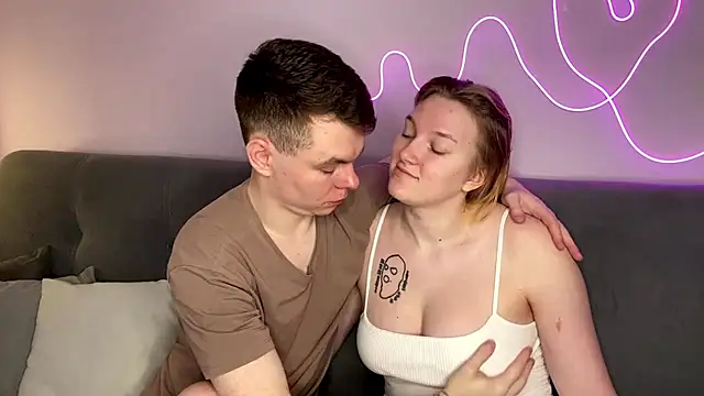 Snapshot of julielourens chatting on November 2025 08:07:02 AM julielourens online show from November 2025 08:07:02 AM