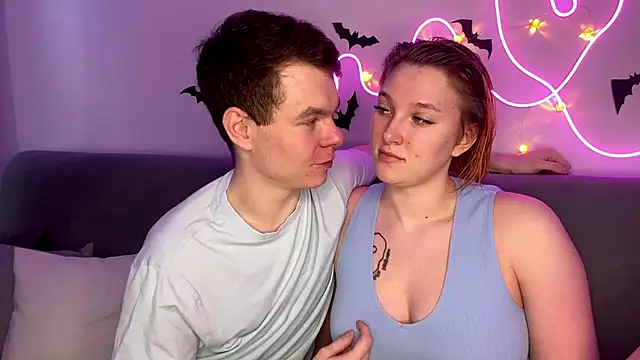 Snapshot of julielourens chatting on October 2025 09:08:01 AM julielourens online show from October 2025 09:08:01 AM