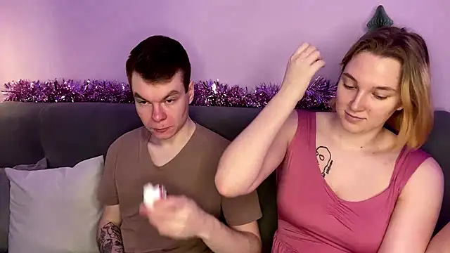 Snapshot of julielourens chatting on December 2025 08:02:01 AM julielourens online show from December 2025 08:02:01 AM