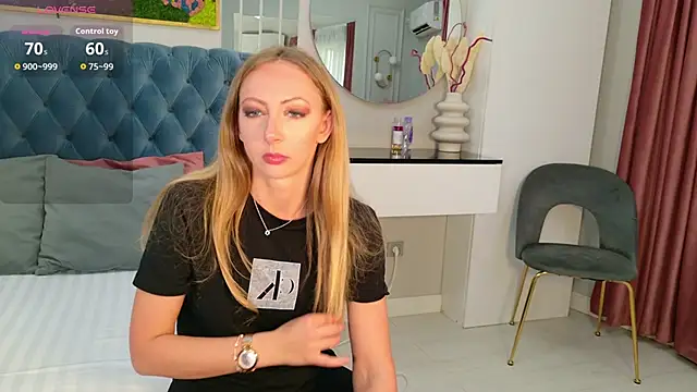 SiennaPierce online show from May 2026 11:19:01 AM