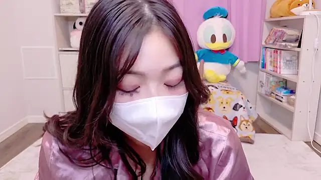 SUI-Strong online show from September 2025 04:27:01 PM