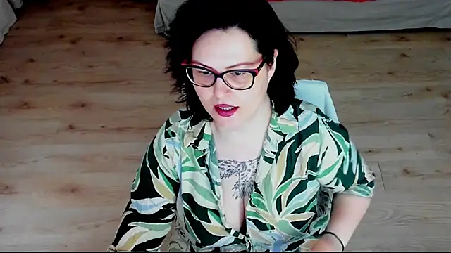 Snapshot of Squirt_Kimm chatting on July 2026 01:00:02 PM Squirt Kimm online show from July 2026 01:00:02 PM