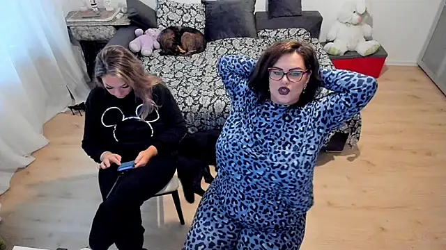 Squirt Kimm online show from October 2025 11:56:01 AM