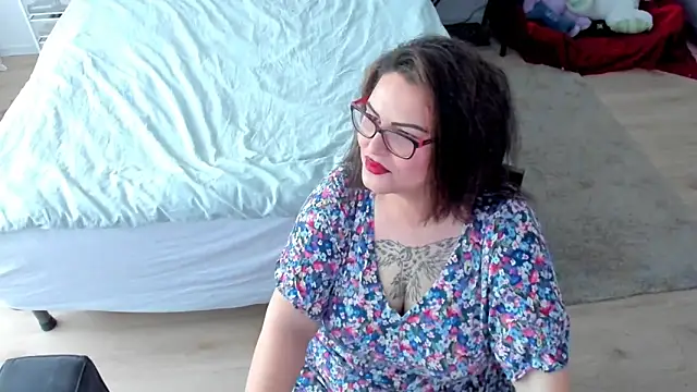 Squirt Kimm online show from November 2025 10:08:02 AM