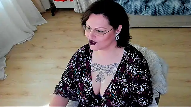 Squirt Kimm online show from June 2026 02:00:02 PM