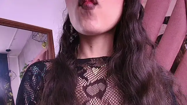 viollettaa  online show from November 2025 07:03:01 PM