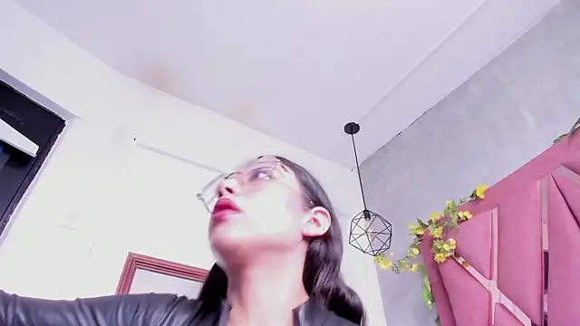 viollettaa  online show from January 2026 07:09:01 PM