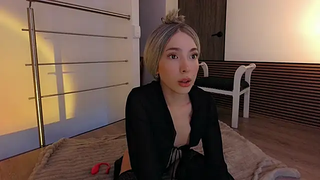 Lili Cherry online show from February 2026 11:01:01 PM