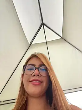 sara calderon online show from February 2026 01:33:01 PM