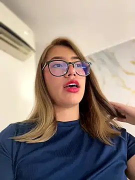 Snapshot of sara_calderon chatting on September 2025 01:23:01 PM sara calderon online show from September 2025 01:23:01 PM