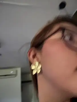 sara calderon online show from November 2025 01:25:01 PM