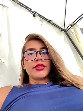 Snapshot of sara_calderon chatting on September 2025 01:18:02 PM sara calderon online show from September 2025 01:18:02 PM