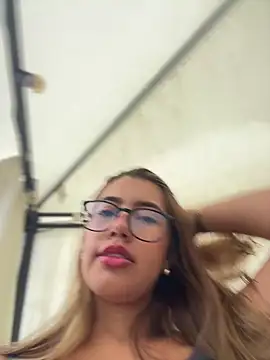 sara calderon online show from October 2025 01:22:02 PM