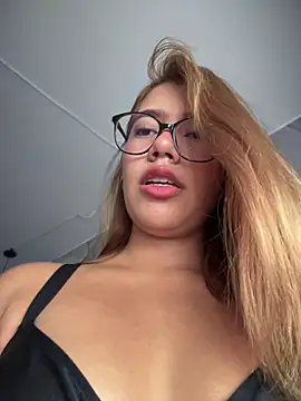 sara calderon online show from December 2025 01:24:02 PM