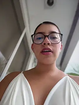 sara calderon online show from May 2026 11:28:02 AM