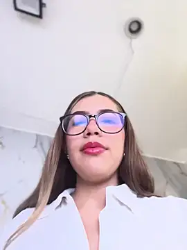 sara calderon online show from October 2025 01:23:02 PM