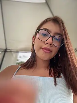 sara calderon online show from March 2026 01:37:01 PM