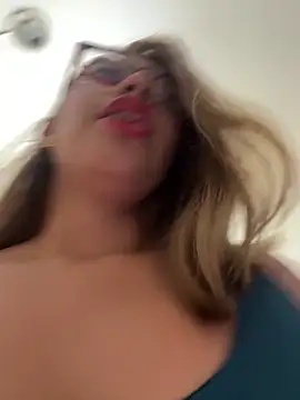 Snapshot of sara_calderon chatting on September 2025 01:24:02 PM sara calderon online show from September 2025 01:24:02 PM