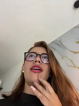 sara calderon online show from November 2025 01:26:01 PM