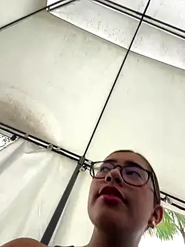 sara calderon online show from October 2025 01:21:02 PM